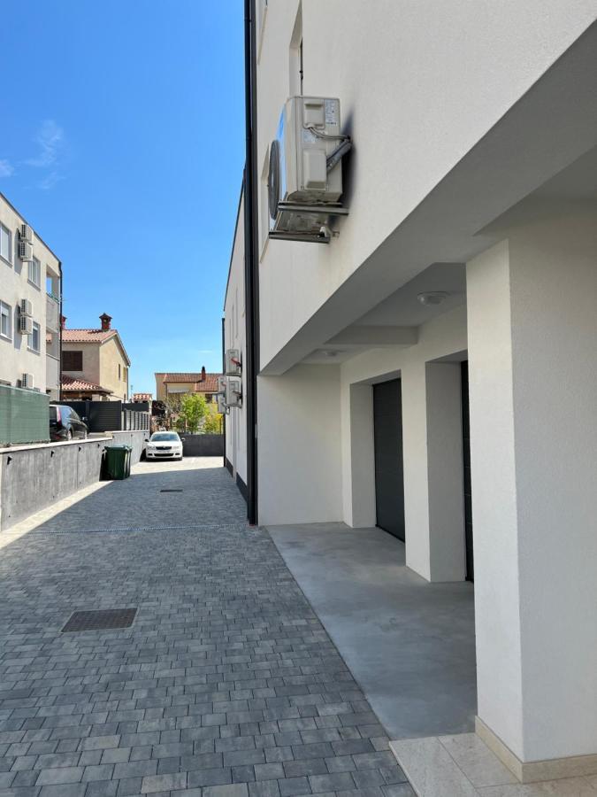 Apartment Sunrise With Private Parking بولا المظهر الخارجي الصورة