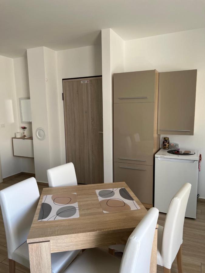 Apartment Sunrise With Private Parking بولا المظهر الخارجي الصورة