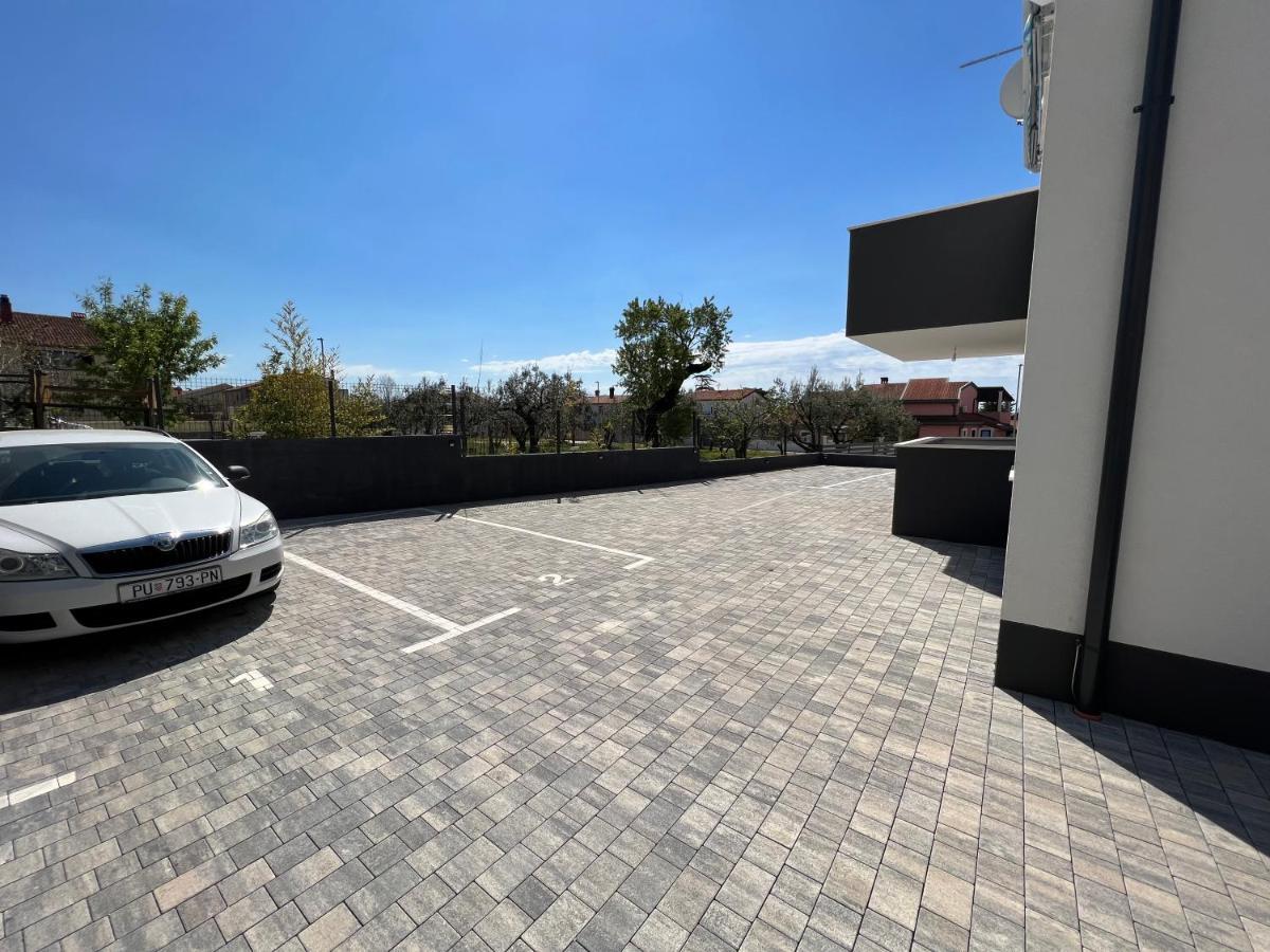 Apartment Sunrise With Private Parking بولا المظهر الخارجي الصورة