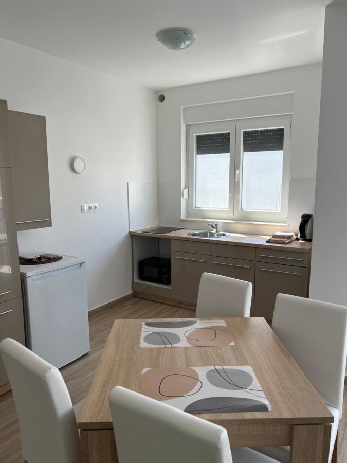 Apartment Sunrise With Private Parking بولا المظهر الخارجي الصورة