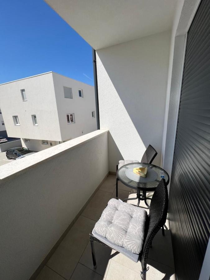 Apartment Sunrise With Private Parking بولا المظهر الخارجي الصورة