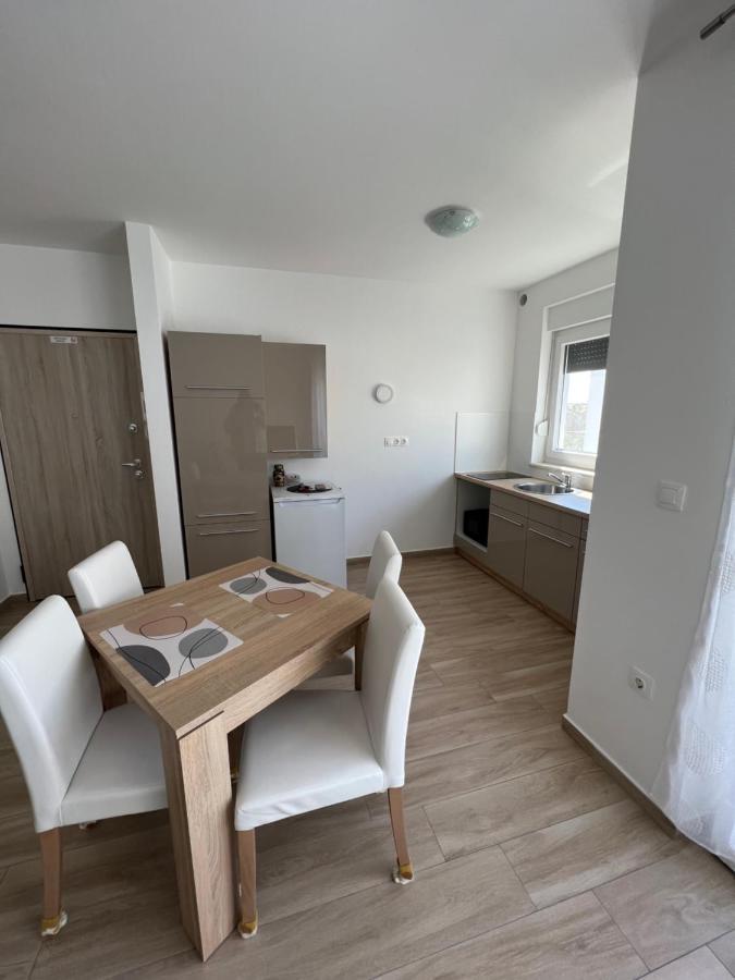 Apartment Sunrise With Private Parking بولا المظهر الخارجي الصورة